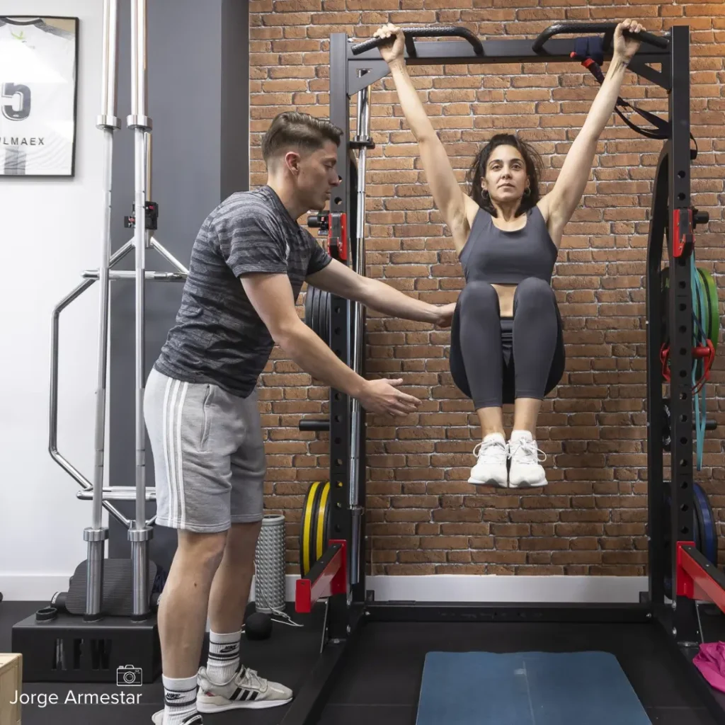 Mujer haciendo deporte en easymet extremadura