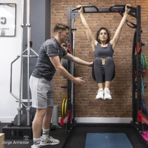 Mujer haciendo deporte en easymet extremadura